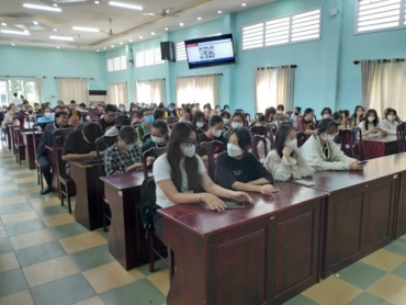 Tập huấn Định hướng bài thi TOEIC cho sinh viên khóa 2023